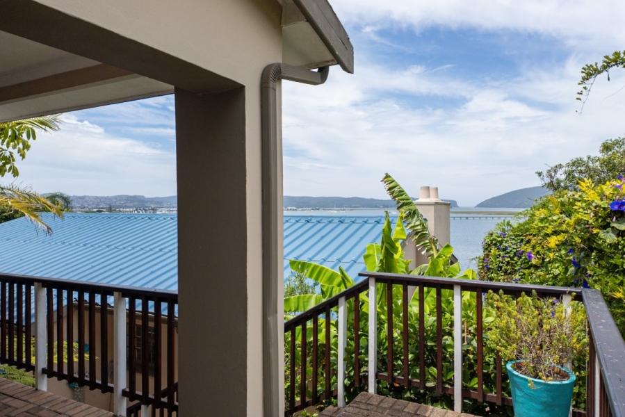 5 Bedroom Property for Sale in Paradise Western Cape